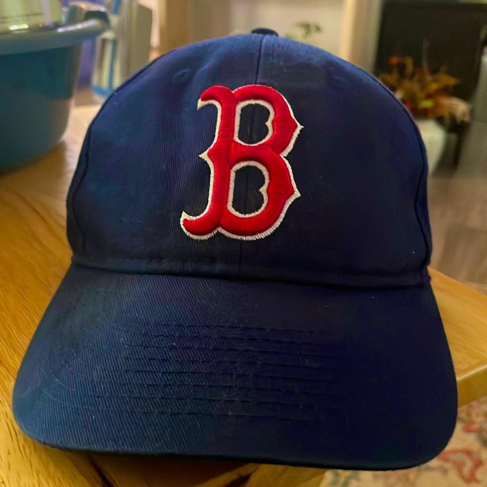 Youth Boston Red Sox navy. Red embroidered B trim in white. Official TeamMLB.